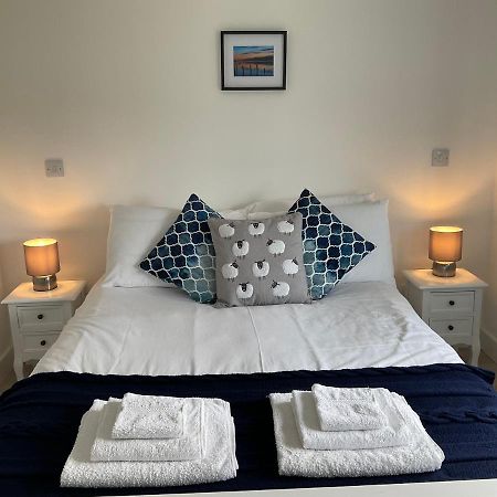 אינברנס Tomax Garden Cabin Free Parking מראה חיצוני תמונה